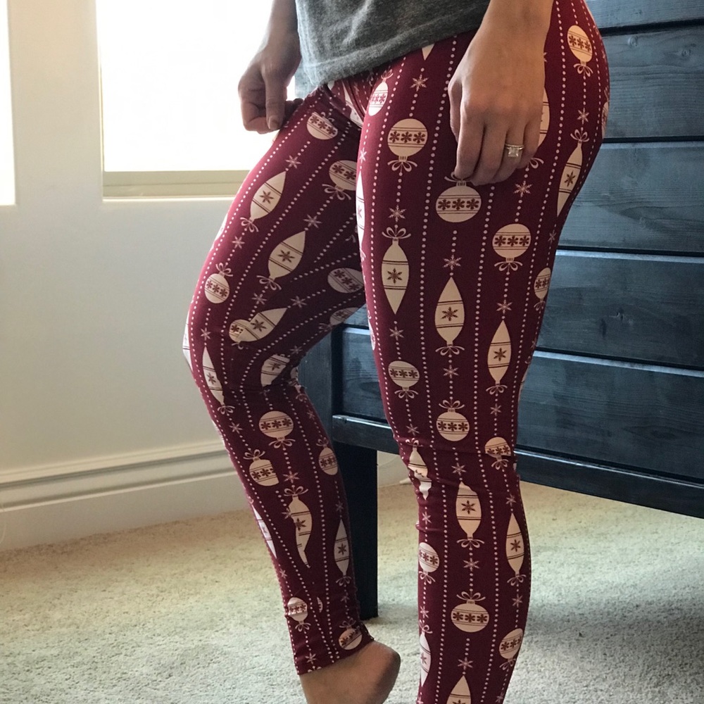 Buttery soft Christmas ornament leggings plus Tc
